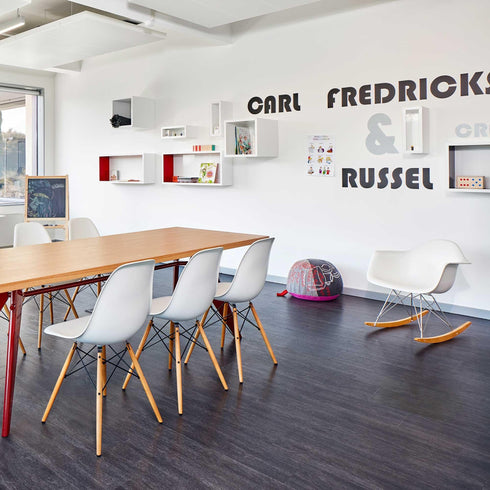 Cadeira Eames em Plástico DSW / Ácer Dourado